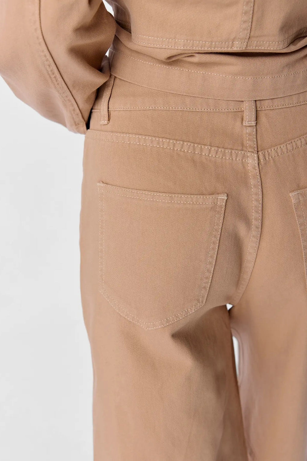 „Avery Bermuda“ džinsai - „Sandshell“