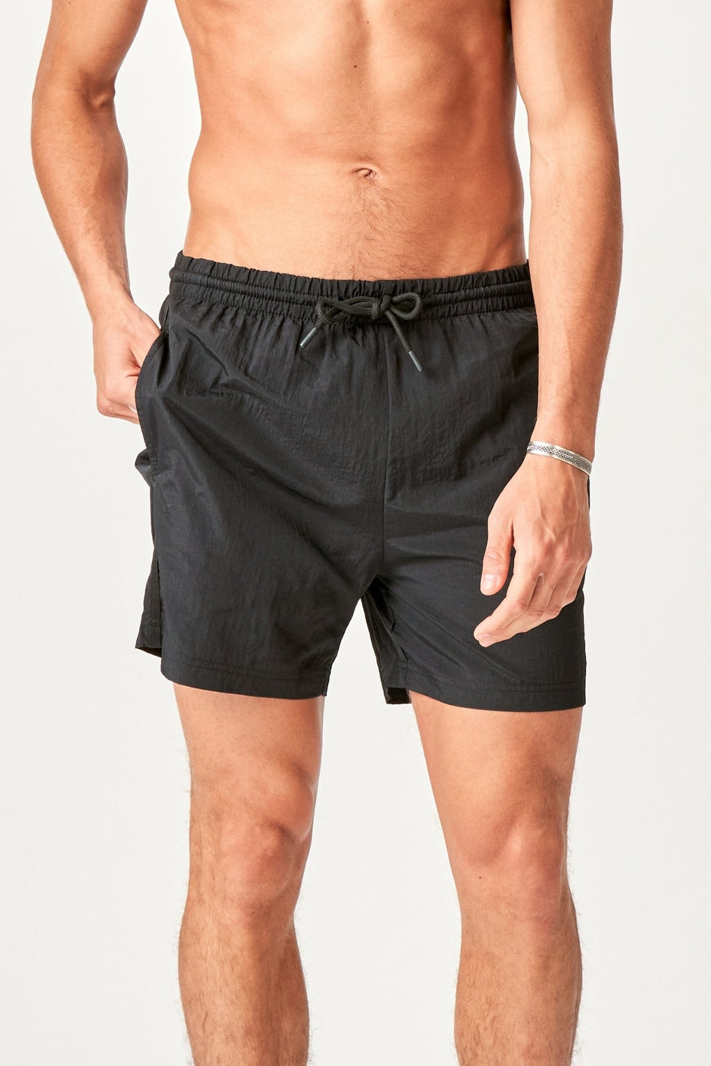 Premium Plaukti Shorts - juoda