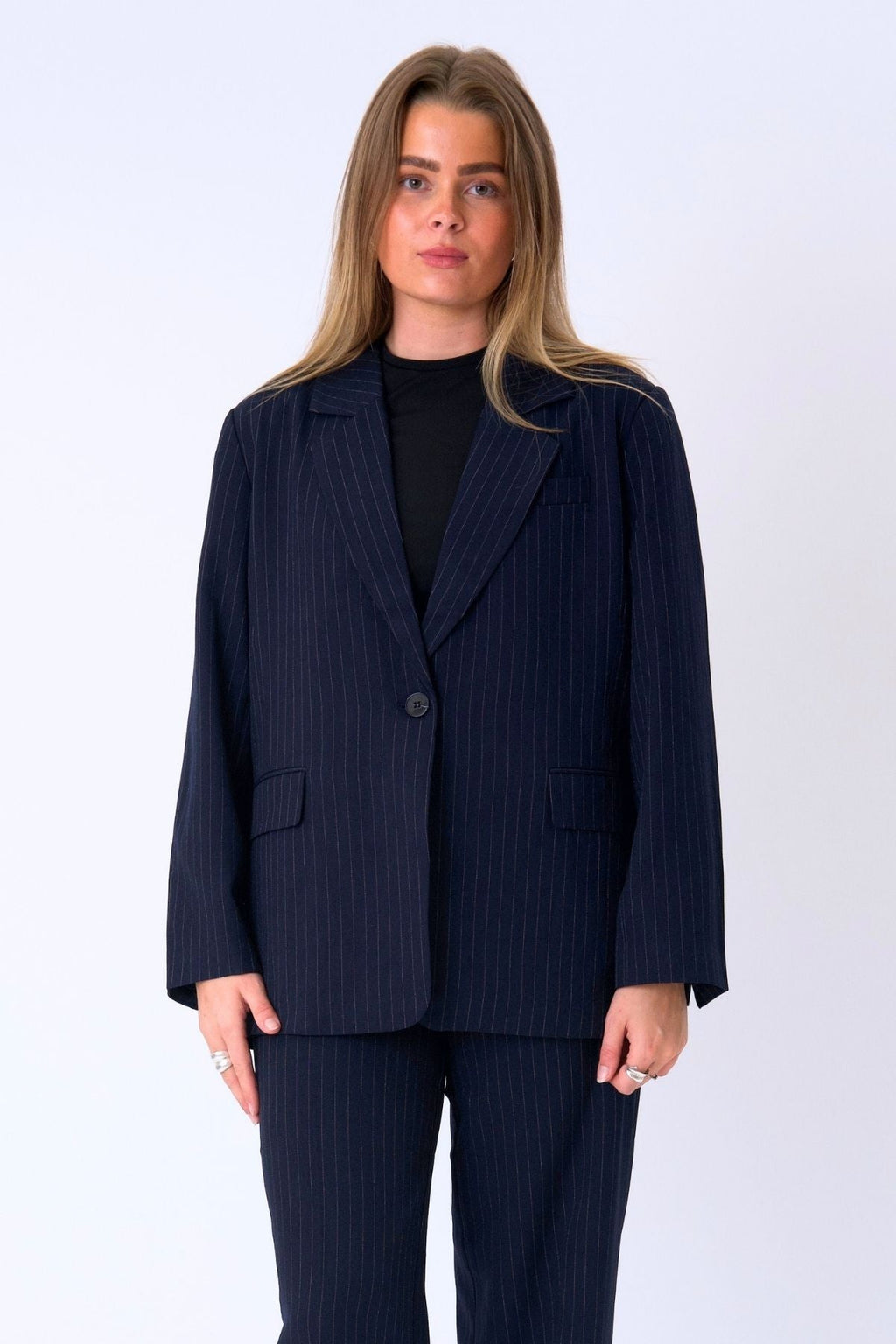 Negabaritinis švarkas - karinio jūrų laivyno pinstripe
