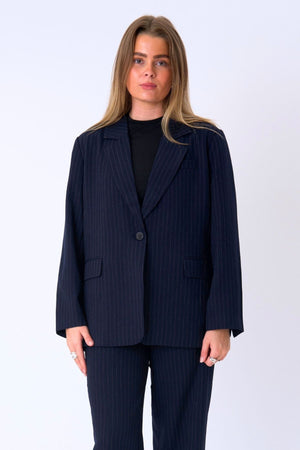 Negabaritinis švarkas - karinio jūrų laivyno pinstripe