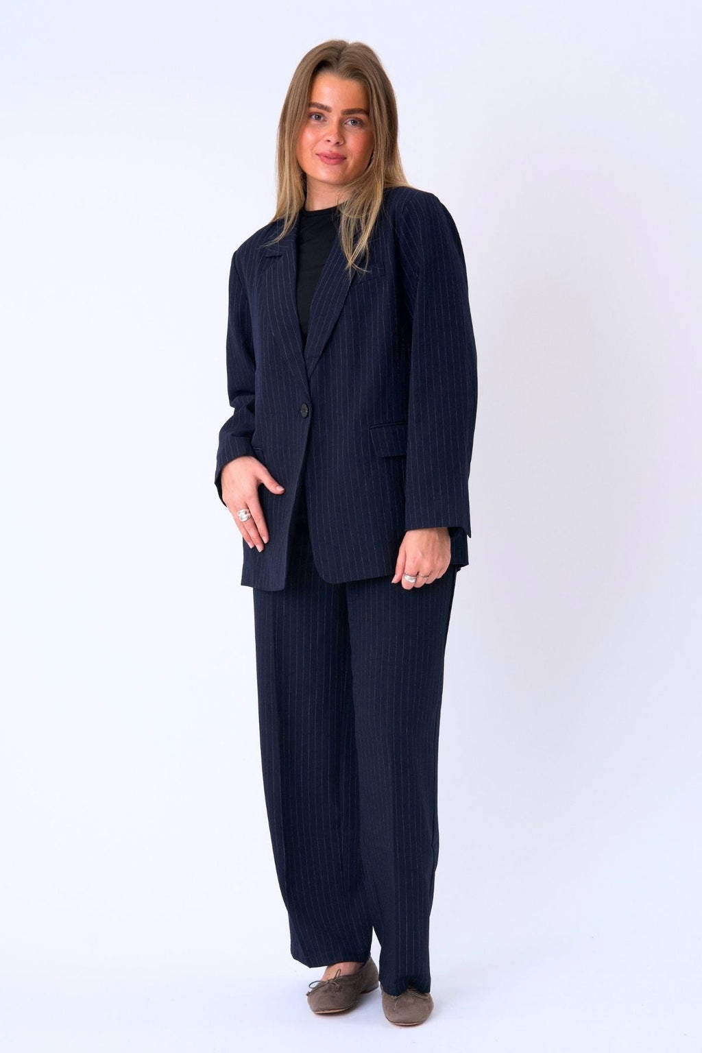 Negabaritinis švarkas - karinio jūrų laivyno pinstripe
