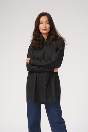 Negabaritiniai marškiniai - juodi