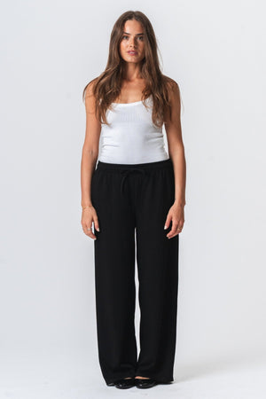 Lėja laisva Pants - juoda