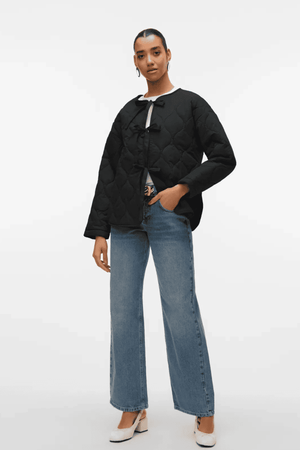 „Sabine LS“ dygsniuota striukė - juoda