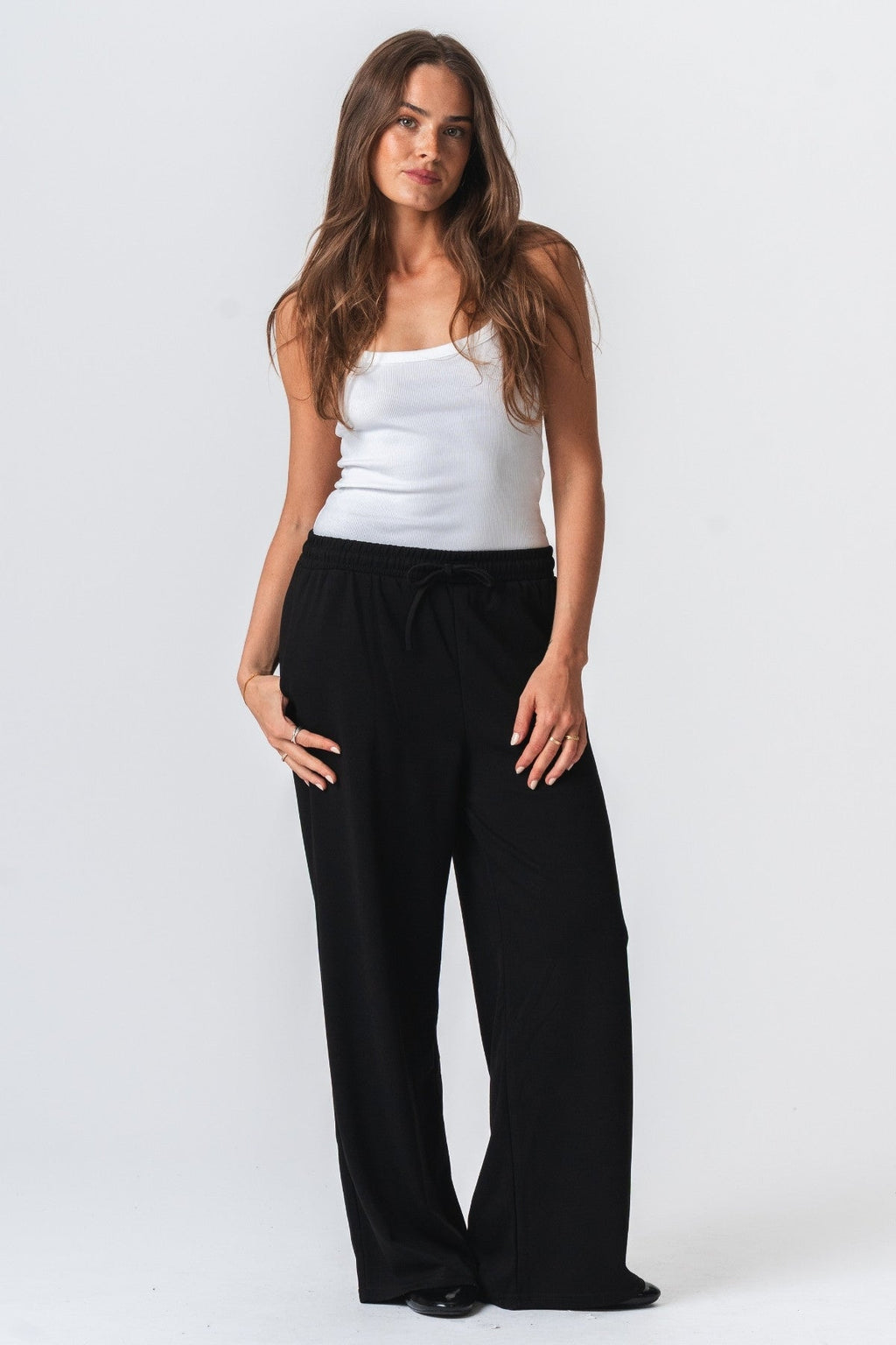 Lėja laisva Pants - juoda