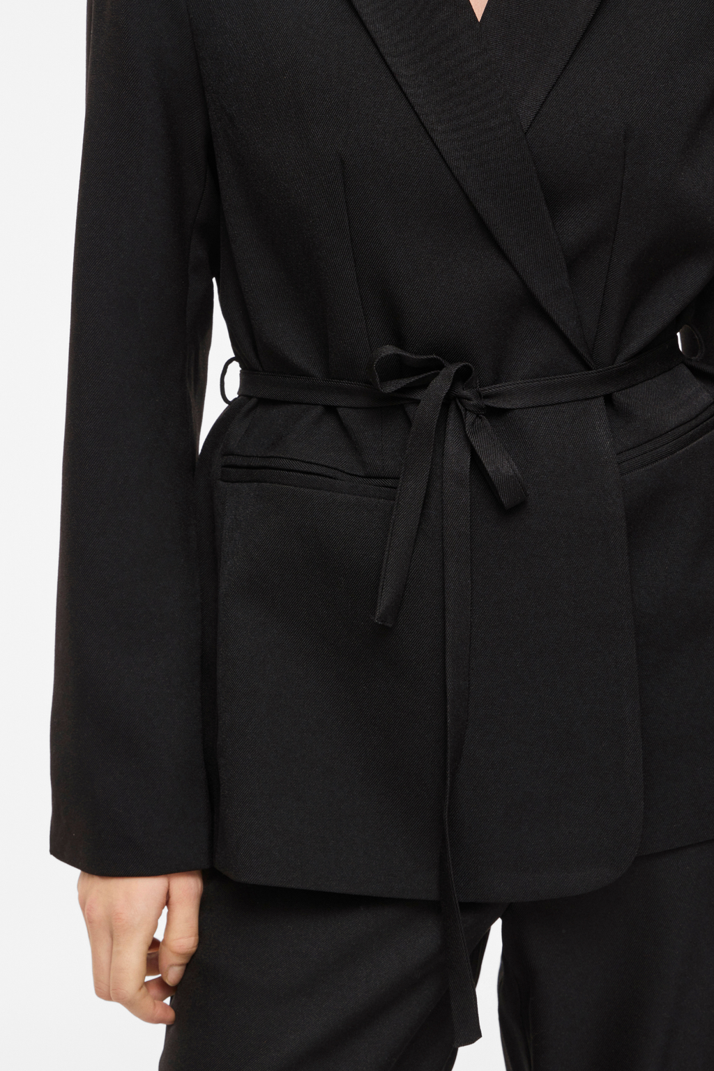 Gurha Blazer - juodas