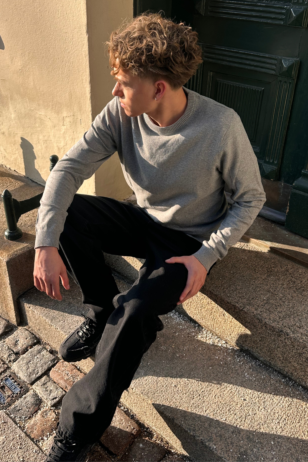 Megztinis apvaliu kaklu - Pilkas melanžas