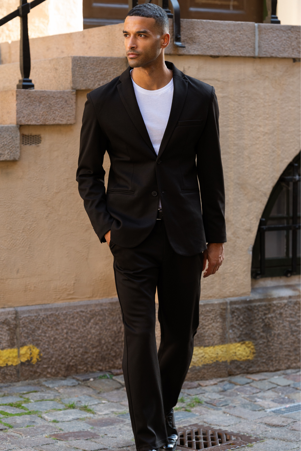 The Original Performance Suit Regular Fit – (Black)