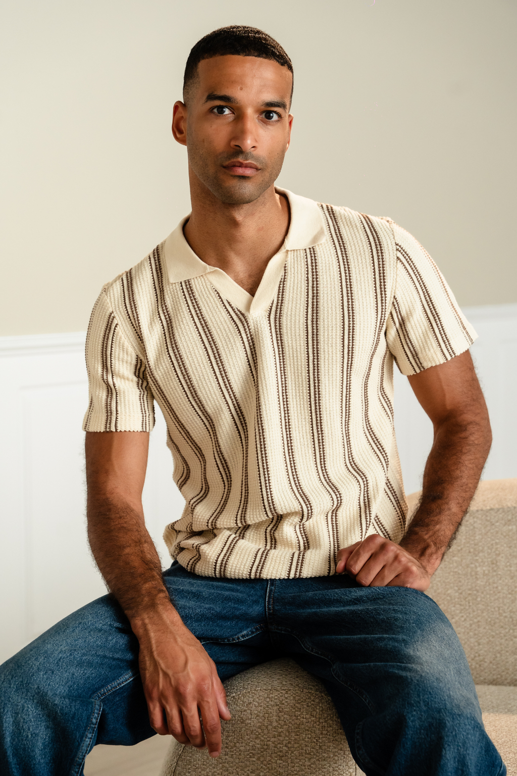 Dryžuotas megztinis - smėlis