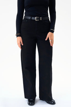 Emily Belt - juoda