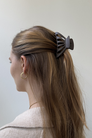 Tuščiavidurio nagų klipas - kava