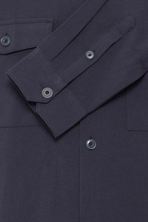 Chrisas viršuje - tamsus karinis jūrų laivynas