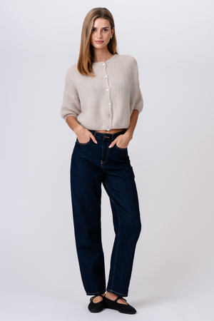 Marijos trumpomis rankovėmis mezginys – smėlio spalvos