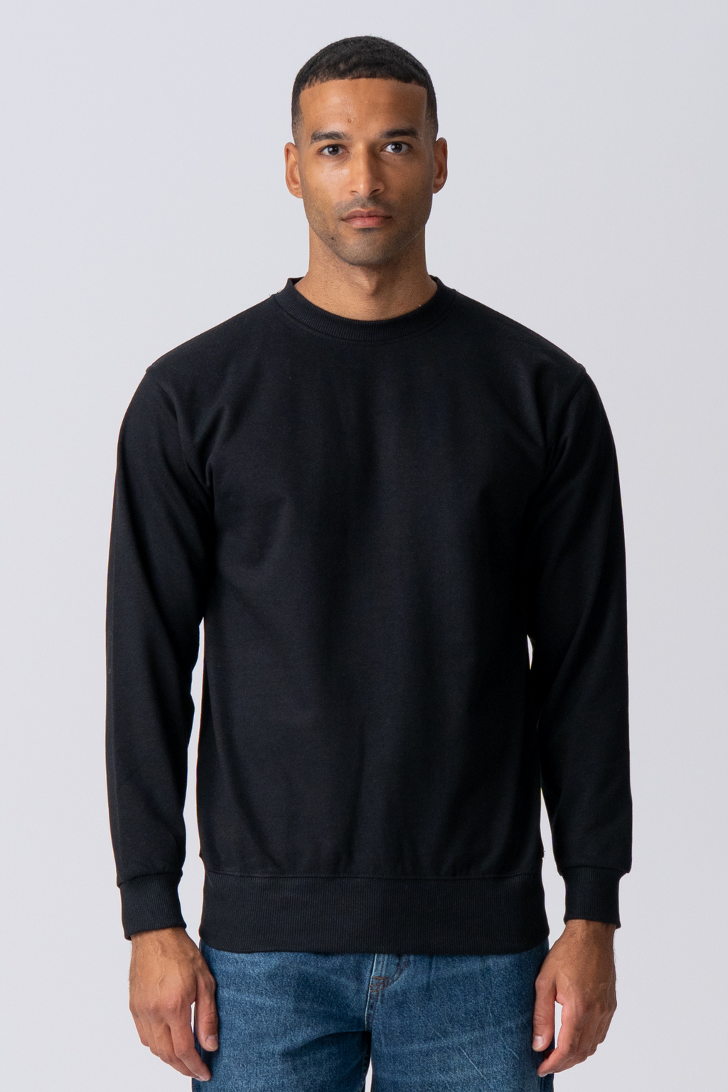 Essential Crewneck – juodas