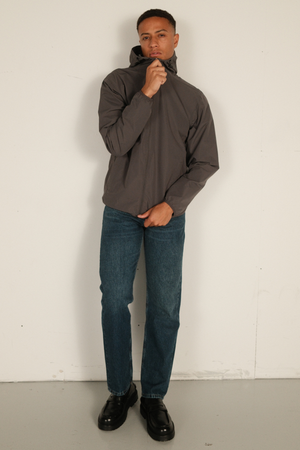 Vėjobreakeris - tamsiai pilka