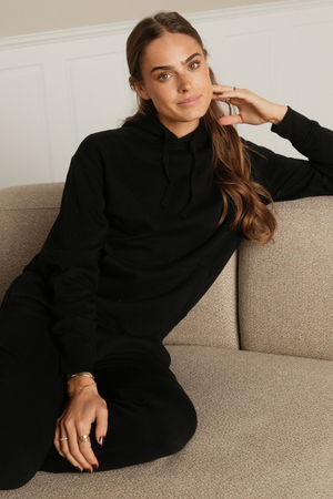 Essential Hoodie - juodas