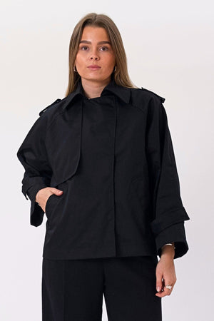 Elara trumpas paltas - juodas