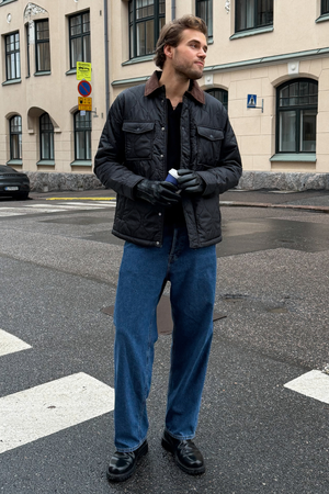 Atsipalaidavę džinsai - tamsiai mėlynas džinsinis audinys