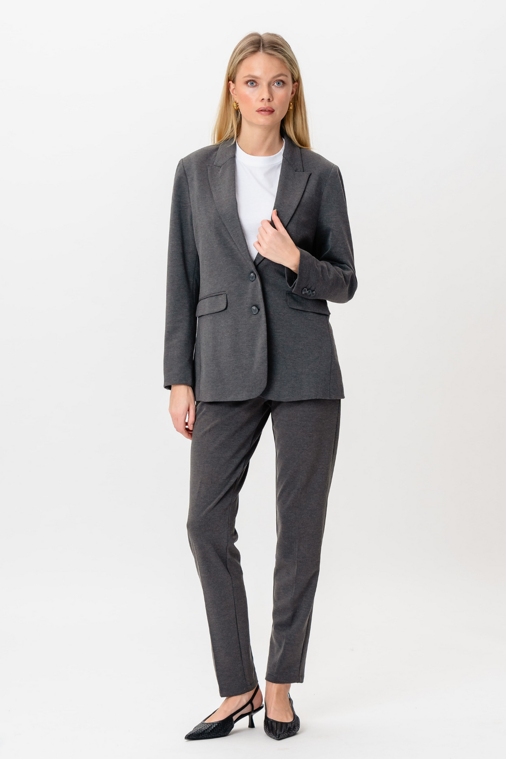 Performance Moteriškas kostiumas (tamsiai pilkas) – pasiūlymas