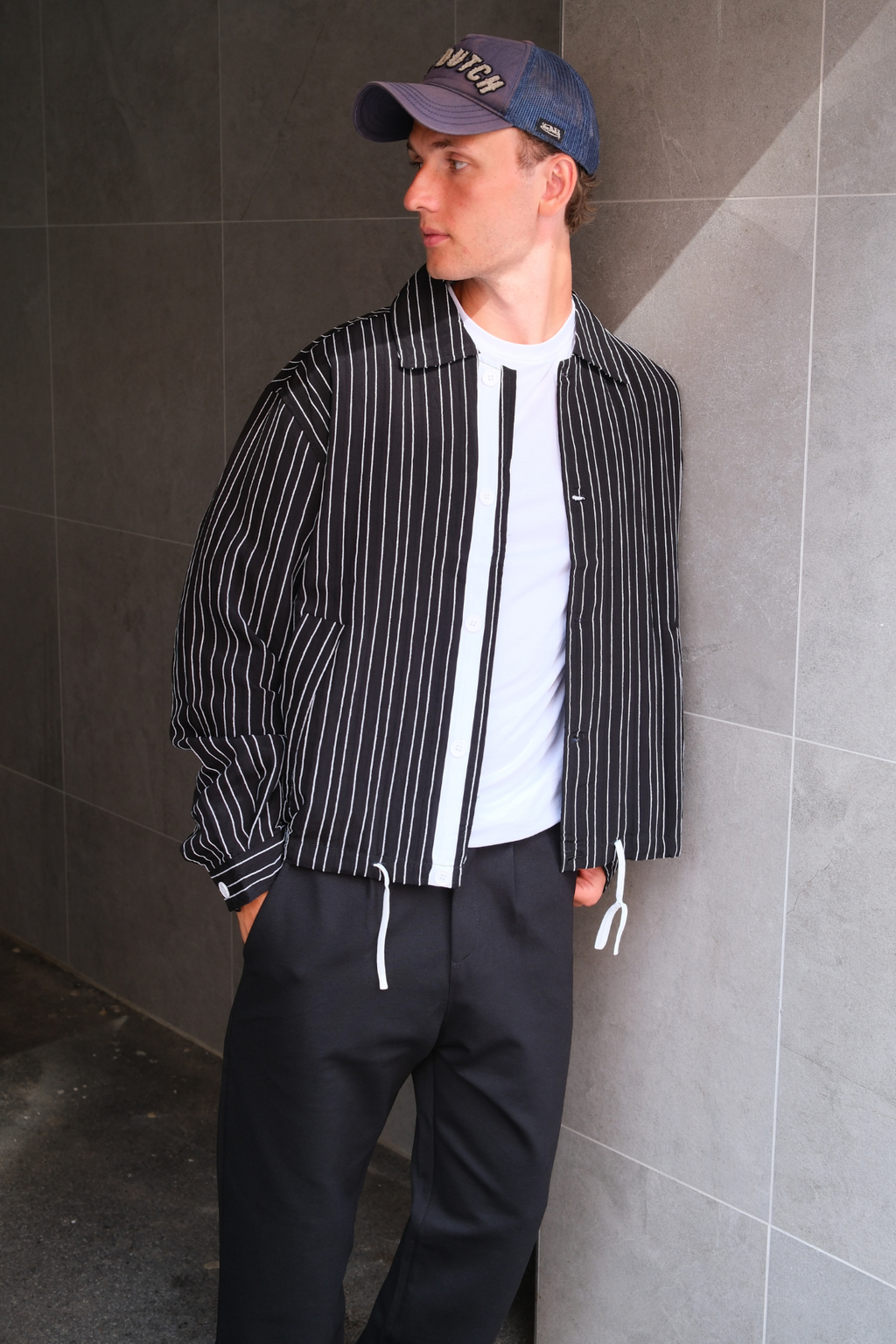 Ezra striukė - juoda