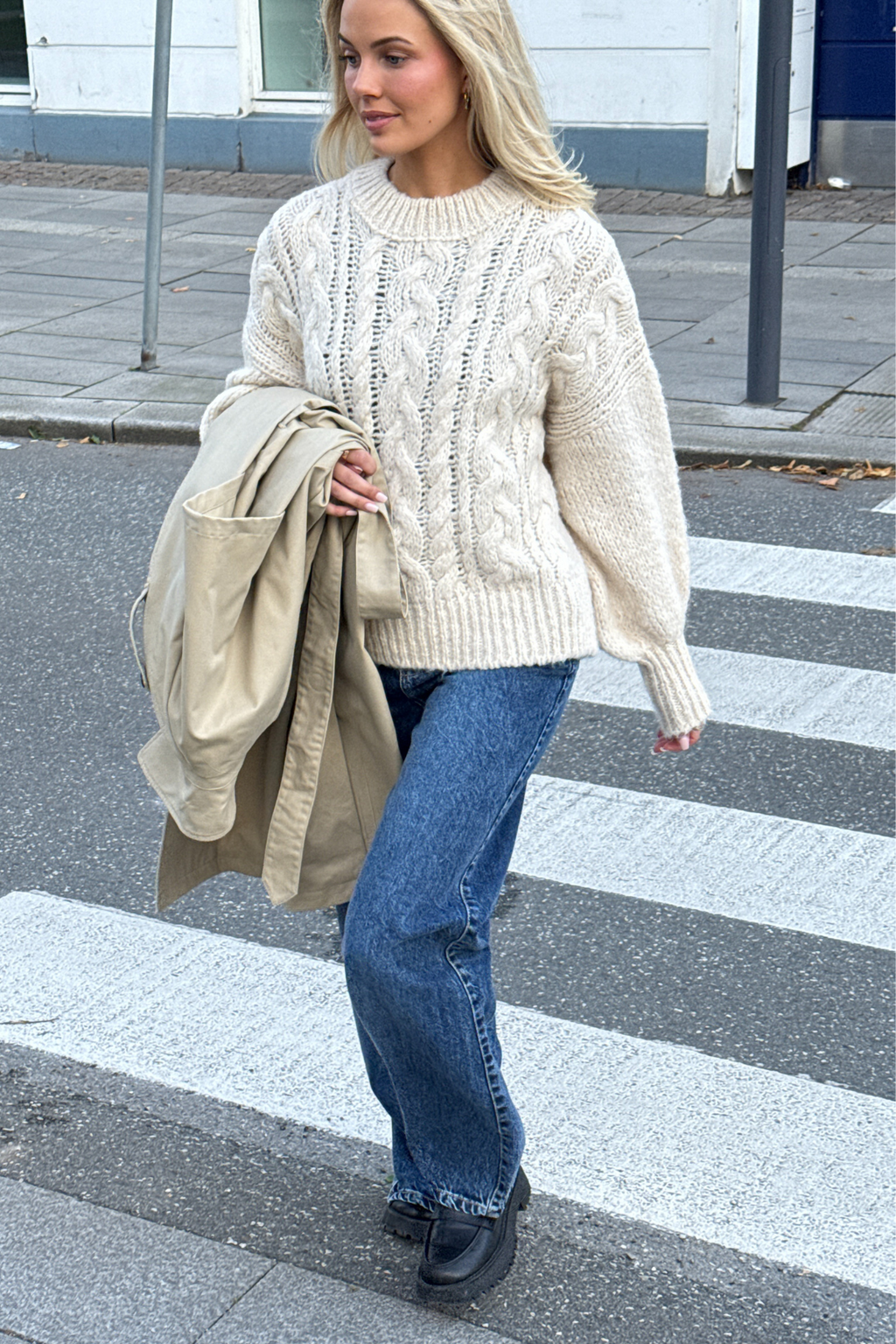 Emma Cable Knit – beveik baltas