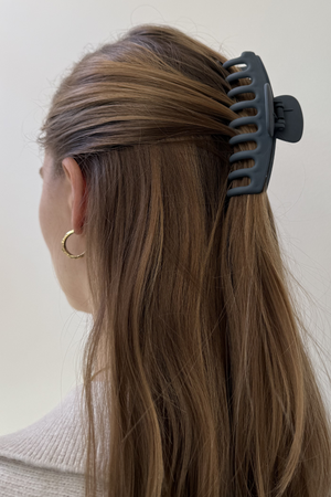 Olivia Hair Clip - tamsiai ruda