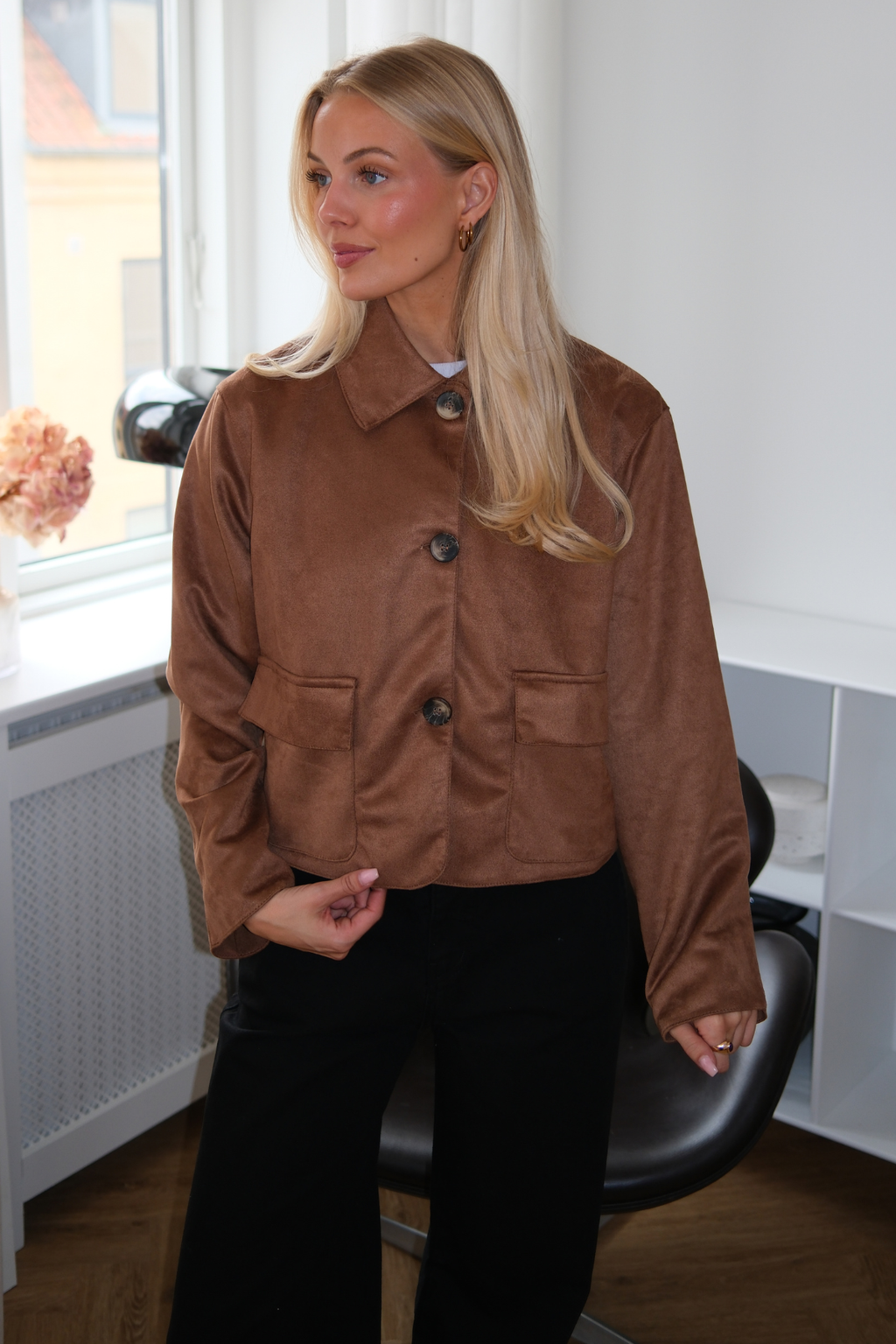„Nelly“ trumpa striukė - ruda