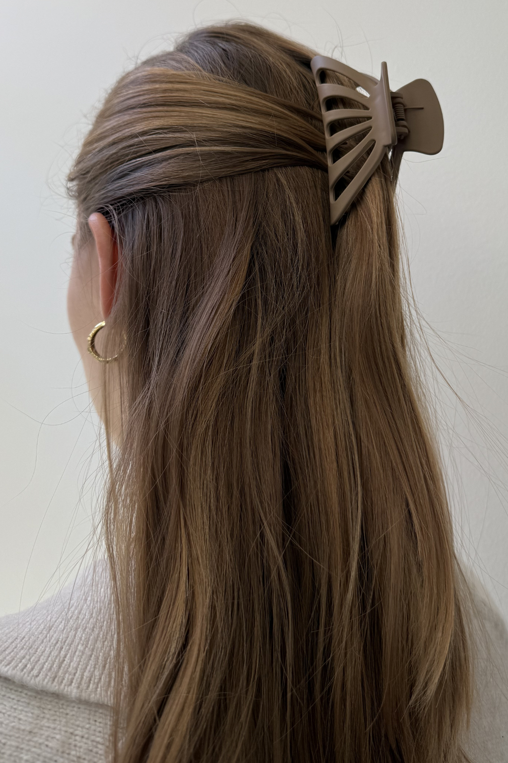 Hollow Claw Clip - Light Brown