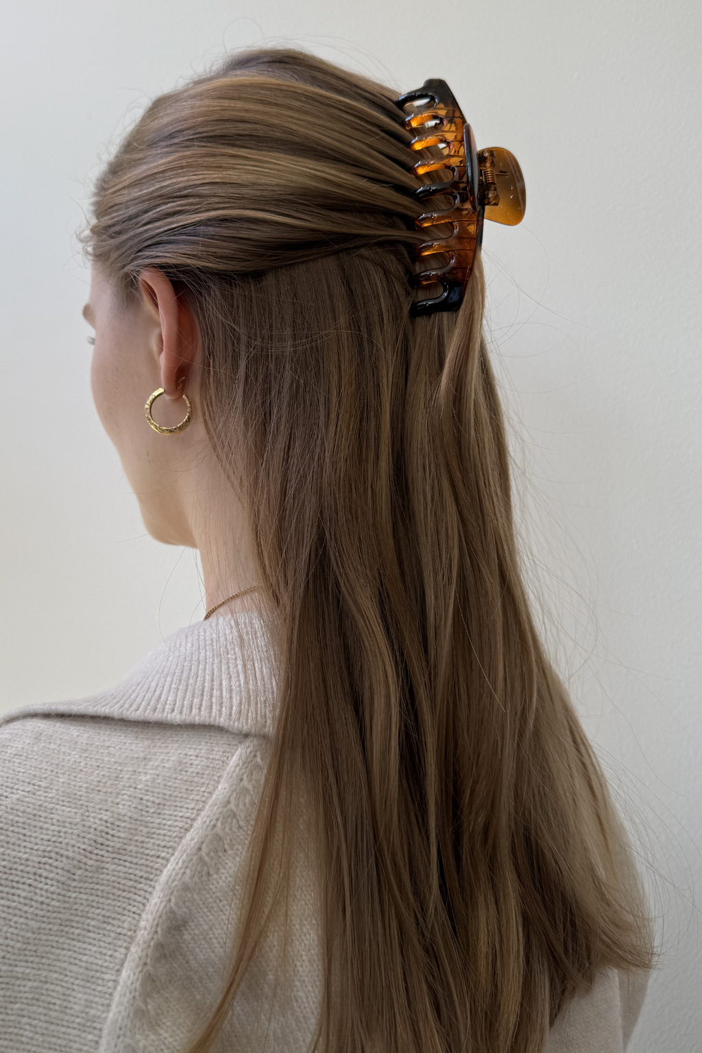 Olivia plaukų spaustukas - rudas