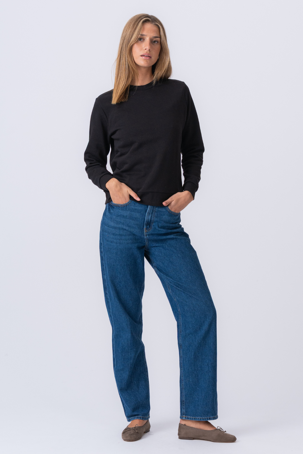 Essential Crewneck – juodas