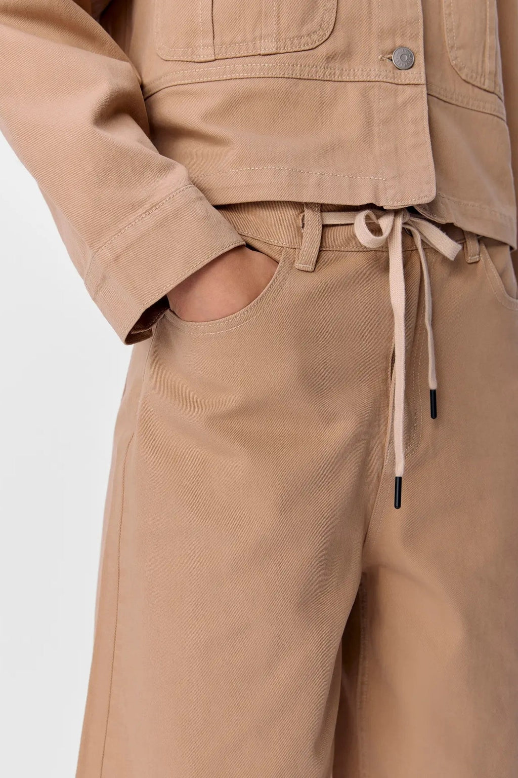 „Avery Bermuda“ džinsai - „Sandshell“