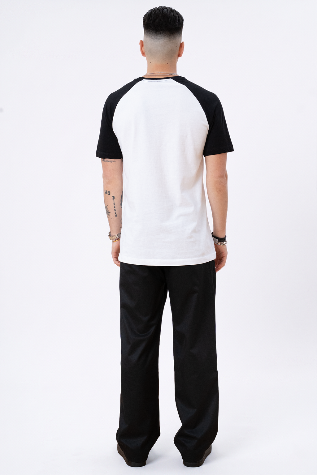 Basic „Raglan“ marškinėliai - juodos ir baltos spalvos