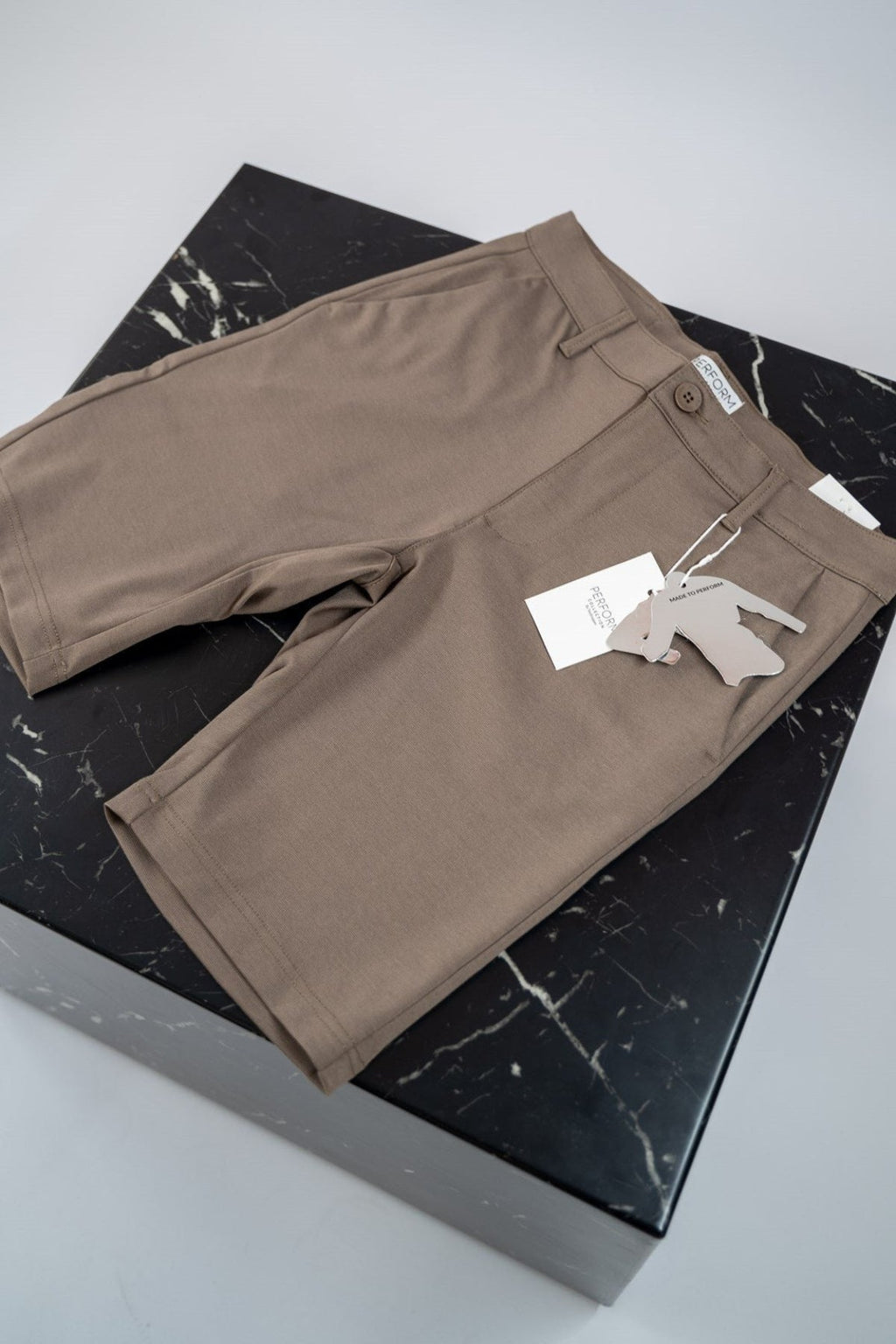 Chino Shorts - graikinis riešutas