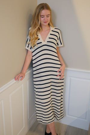 Viktorijos suknelė - balta/karinis jūrų laivynas