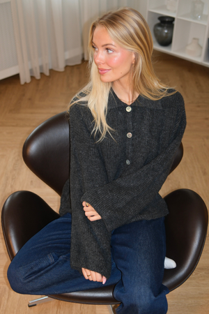 Josie Polo Knit – grafitas