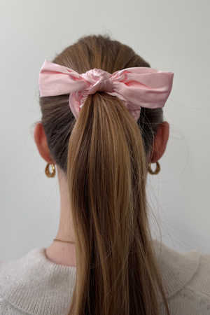 Bow Scrunchie - Light Pink