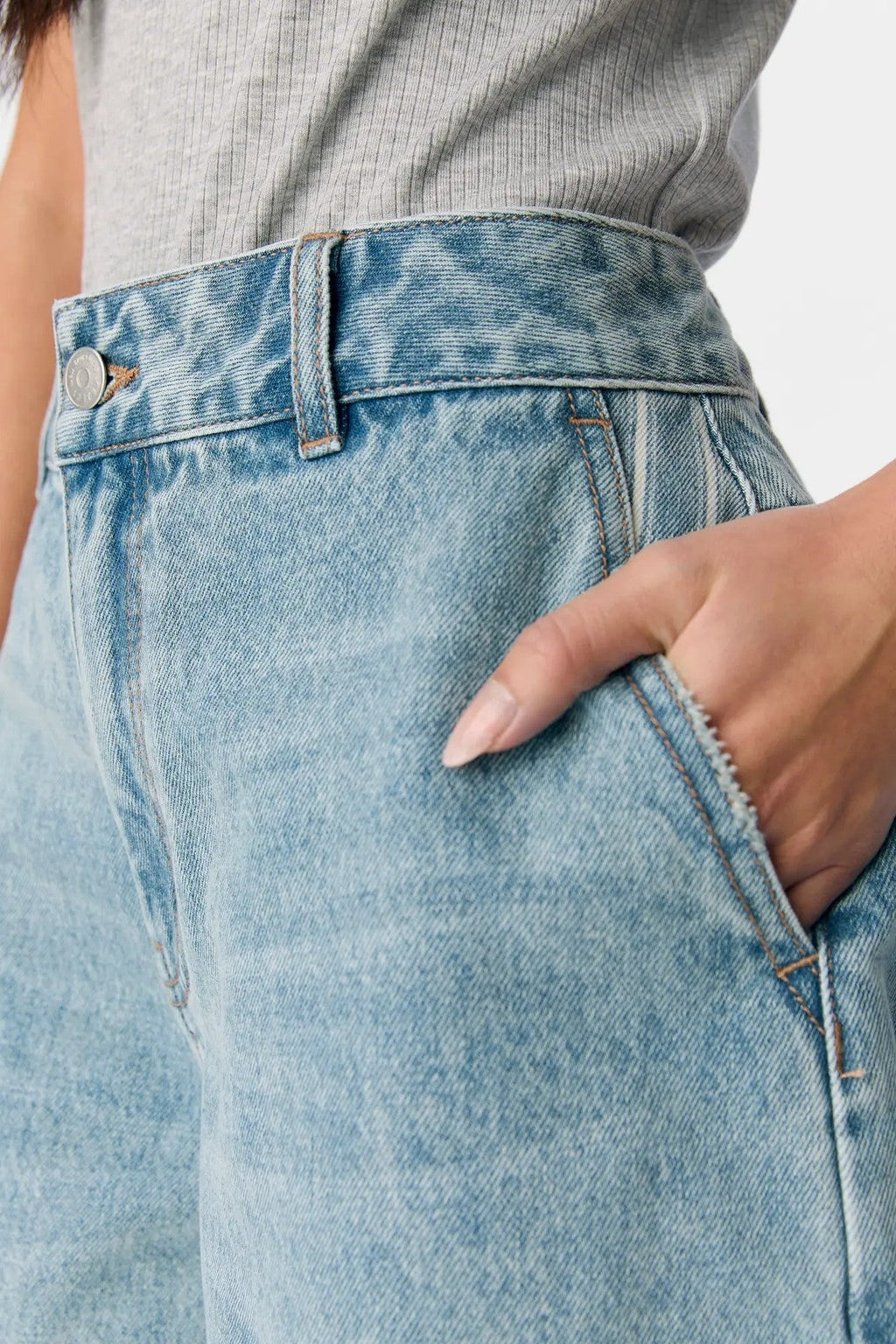 Jen Shorts - Vidutiniškai mėlynas džinsinis audinys