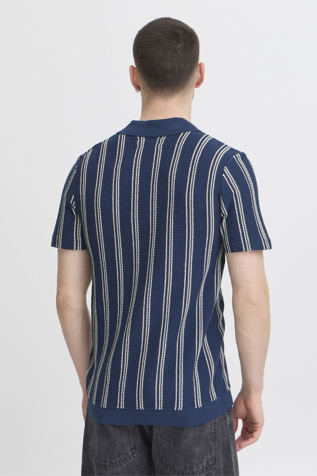 Dryžuotas megztinis - mėlynas