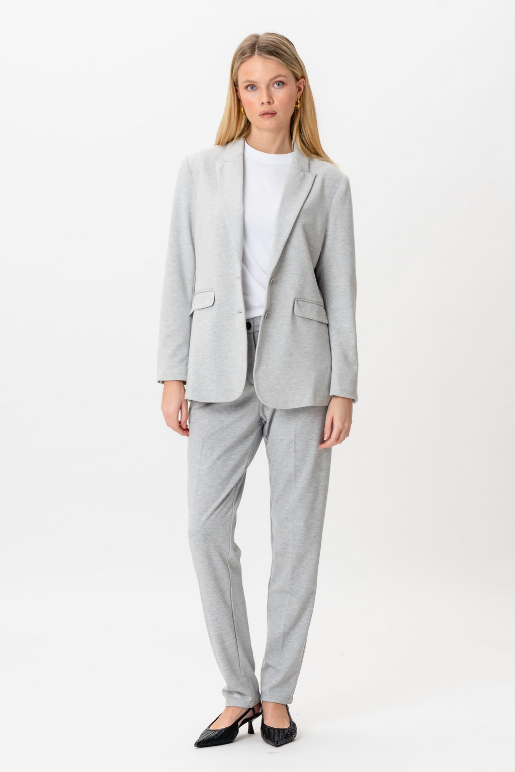 Performance Moteriškas kostiumas (šviesiai pilkas) – pasiūlymas