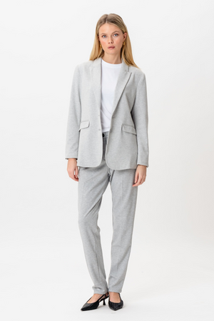 Performance Moteriškas kostiumas (šviesiai pilkas) – pasiūlymas