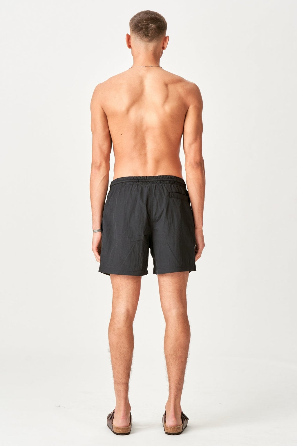Premium Plaukti Shorts - juoda