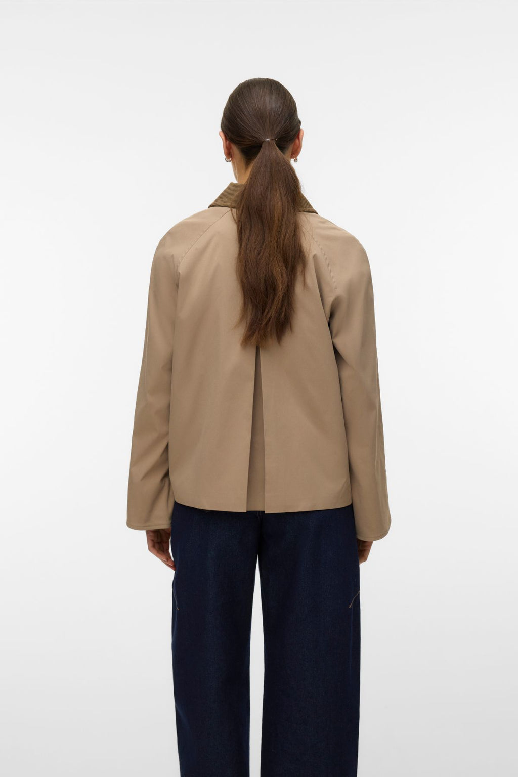 Chelseafia trumpa striukė – sidabrinė audinė