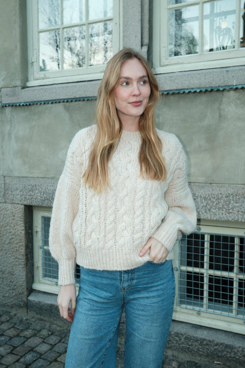 Emma Cable Knit – beveik baltas