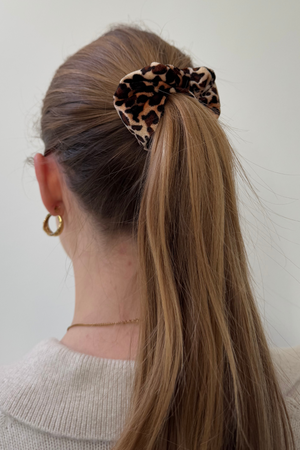 Leopard Scrunchie - smėlio spalvos