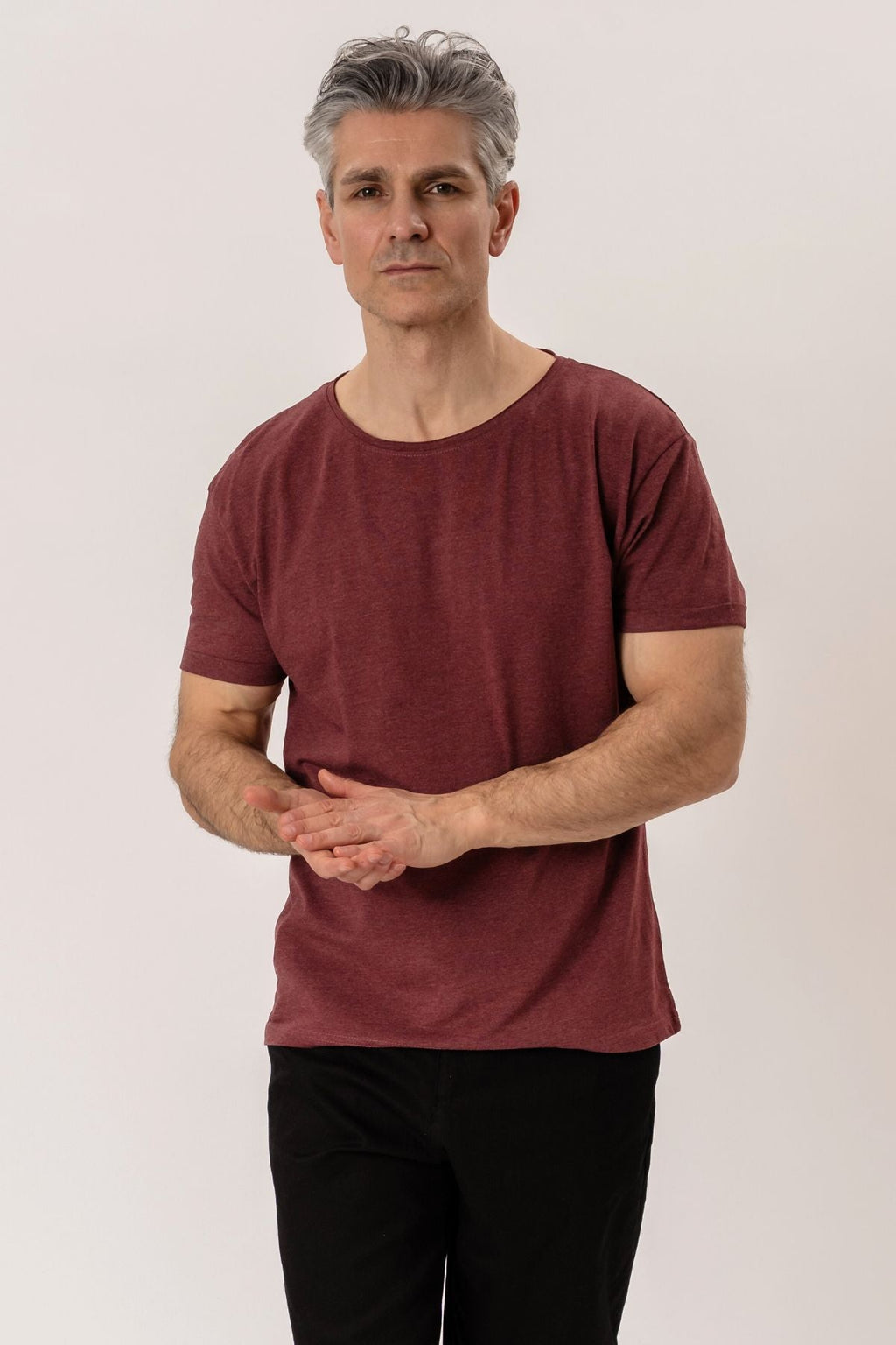 Gilus apvalus kaklas - margas raudonas