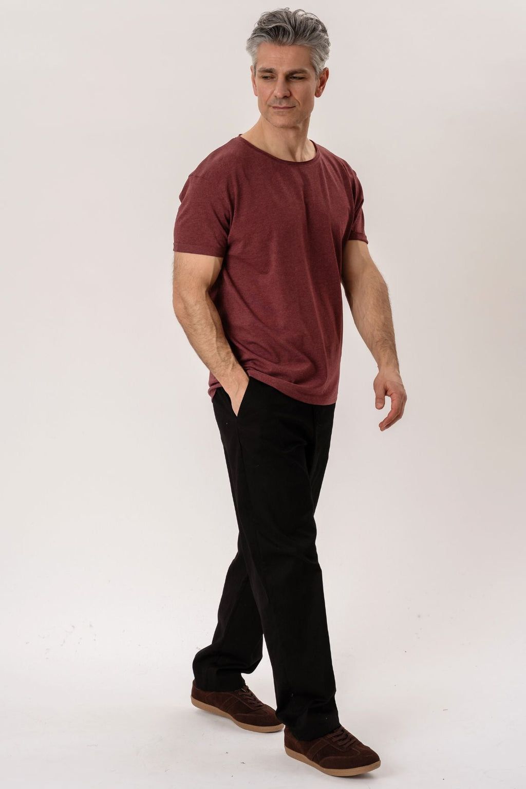 Gilus apvalus kaklas - margas raudonas