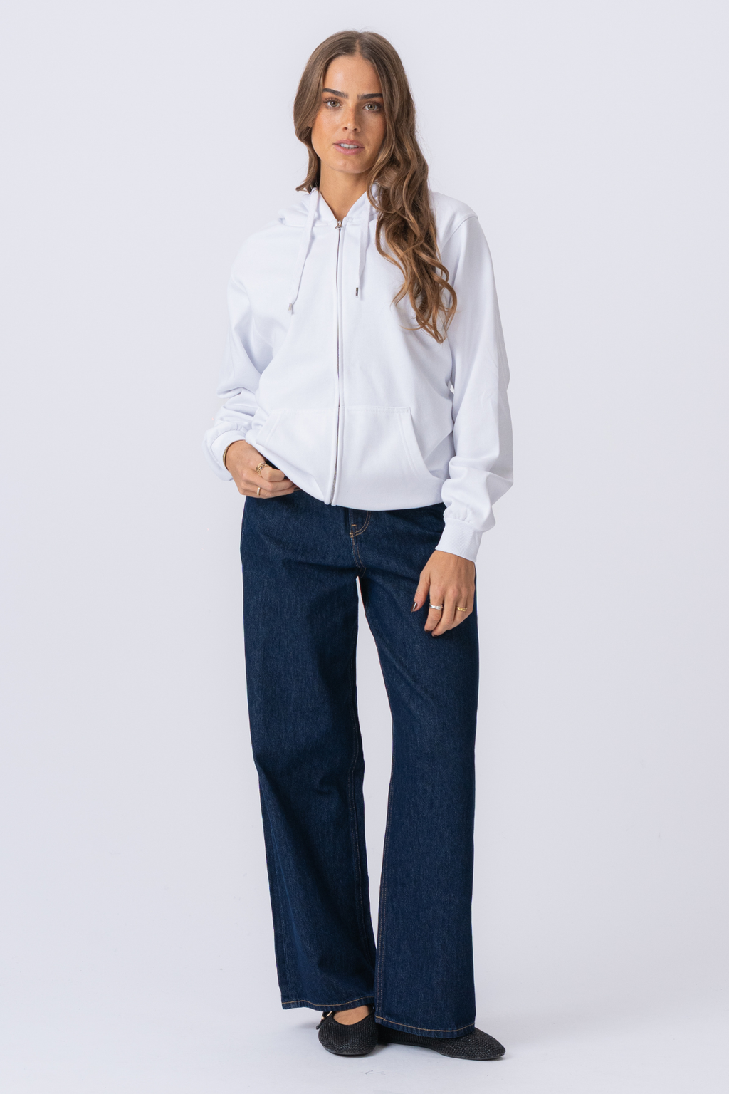 Basic Užtrauktuko gaubtas - baltas