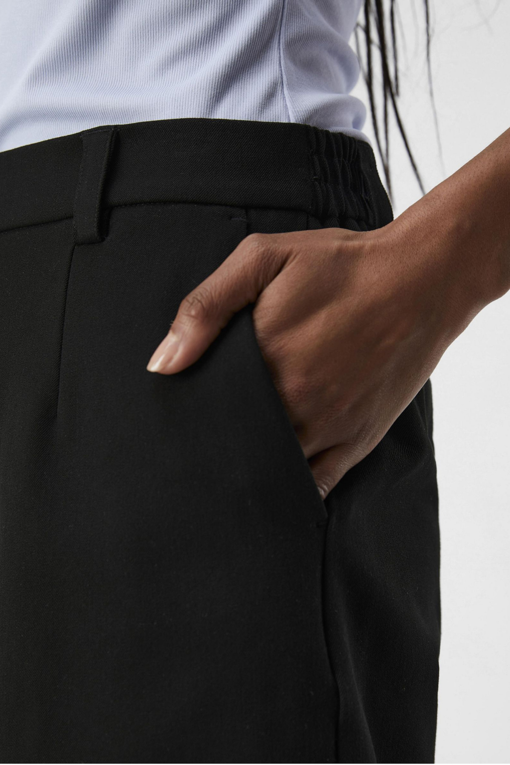 Lisa MW Trumpas Shorts - juoda