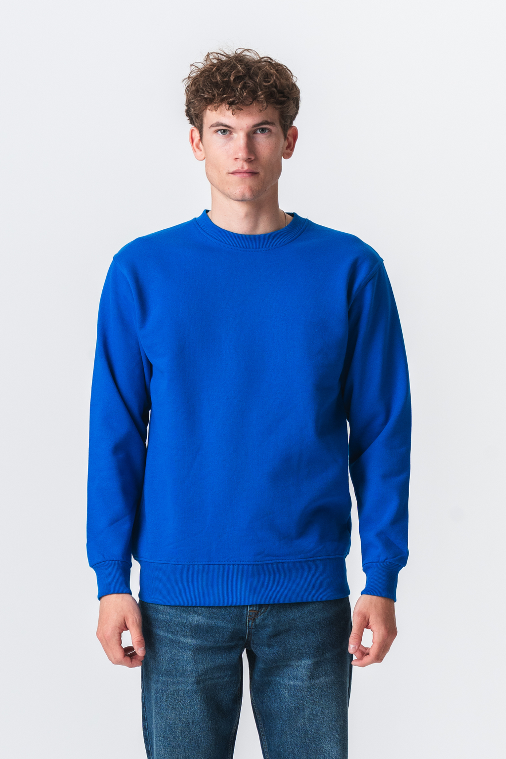 Basic Crewneck - švedų mėlyna spalva