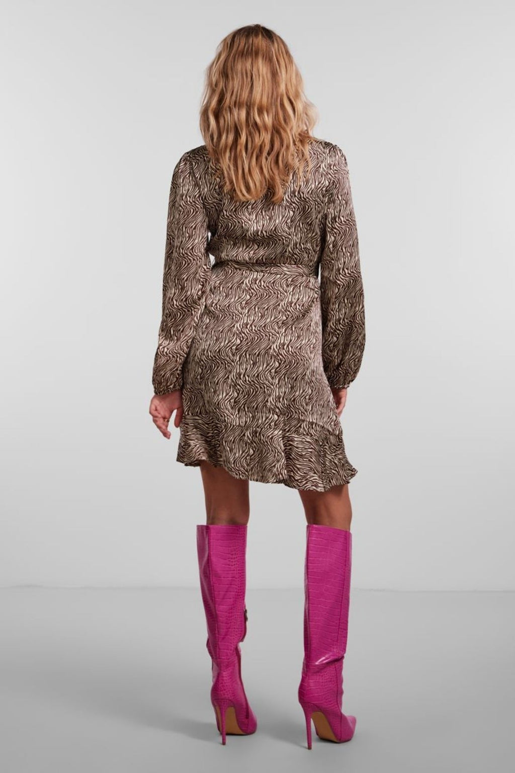 Džuljeta Wrap Kjole - cikorijos kava